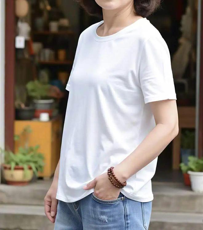 这3种“假时髦”首饰会显廉价又俗气凯发一触即发女人到了五十岁尽量少戴(图14)